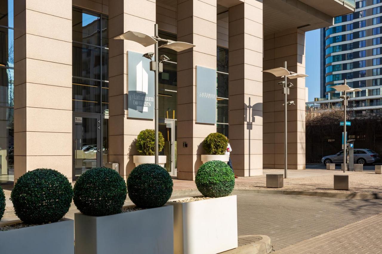 Platinum Towers Apartment With Parking By Renters Prestige Warsaw Exterior photo