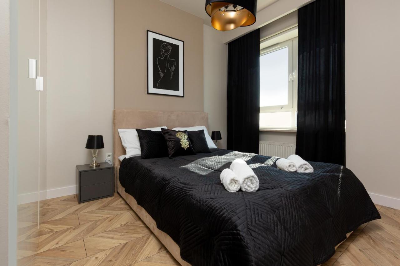 Platinum Towers Apartment With Parking By Renters Prestige Warsaw Exterior photo